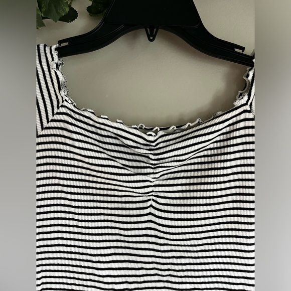 Hollister Striped Crop Top - Picture 6 of 6
